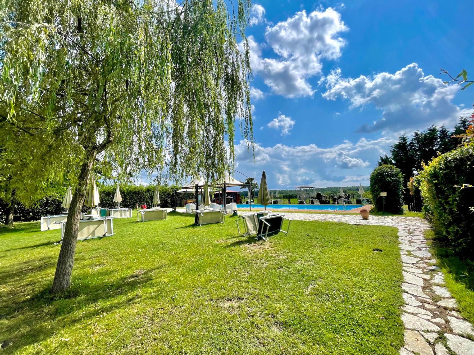 Casale Baldelli Apartments Castiglione del Lago Bagian luar foto